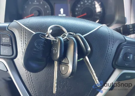 2016 Toyota Sienna L 7 Passenger z USA, uszkodzony, nr VIN 5TDZK3DC1GS730921